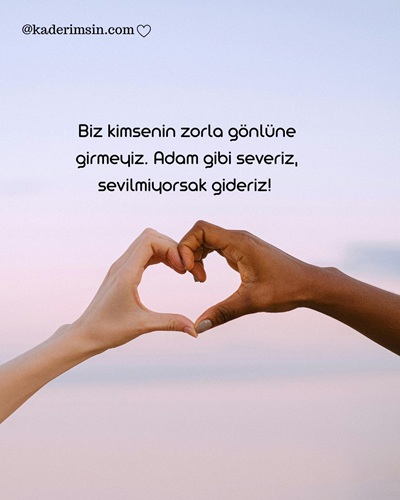 Kalp yapan ellerle delikanlı söz görseli