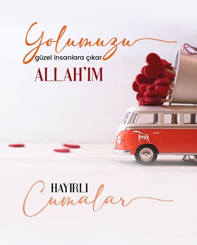 Beyaz fon üzerinde sade “Hayırlı Cumalar” yazısı bulunan kart