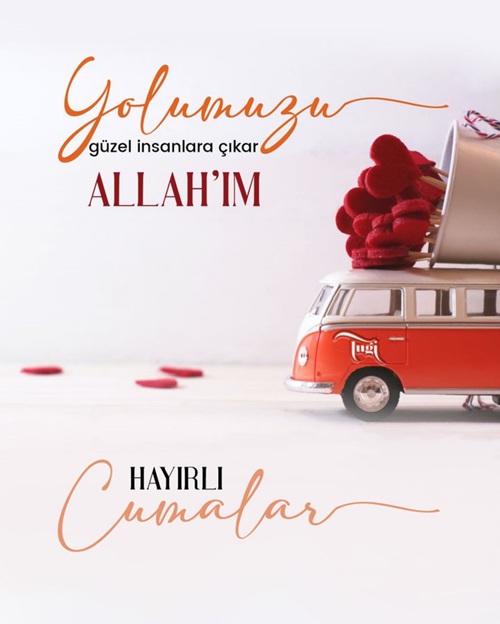 Beyaz fon üzerinde sade “Hayırlı Cumalar” yazısı bulunan kart