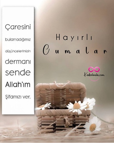 Altın detaylı sade tasarımda çağdaş cuma tebriği görseli