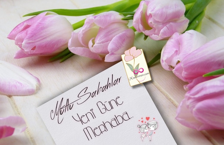 Kahve fincanı ve gül resmiyle hazırlanmış romantik günaydın kartı