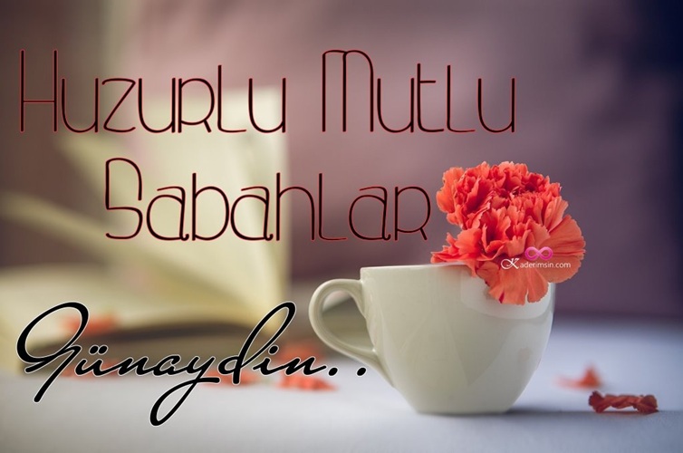 Kahve buharı üstünde “Güzel bir güne merhaba” yazılı görsel