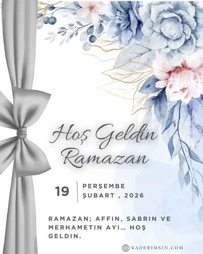 Cami minareleri ve hilal ile Ramazan ayı kutlama görseli